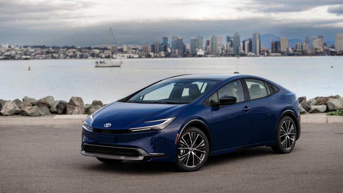 2024 TOYOTA PRIUS PRIME